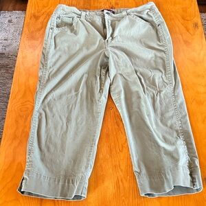 Gloria Vanderbilt Women's Sage Green Capris